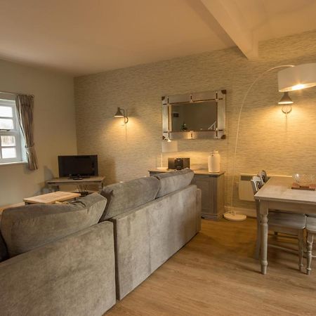 Eyam Cottage - Darwin Lake Holiday Village 매틀록 외부 사진